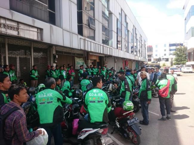 Driver Go Jek Berunjuk Rasa, Ini Tuntutan Mereka